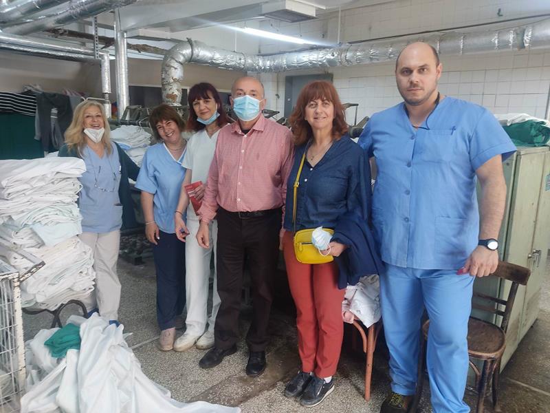 Η ΥΠΟΨΗΦΙΑ ΒΟΥΛΕΥΤΡΙΑ ΒΑΡΒΑΡΑ ΣΑΡΑΝΤΗ ΣΤΟ ΠΛΕΥΡΟ ΤΩΝ ΕΡΓΑΖΟΜΕΝΩΝ ΣΤΟ ΔΗΜΟΣΙΟ ΣΥΣΤΗΜΑ ΥΓΕΙΑΣ