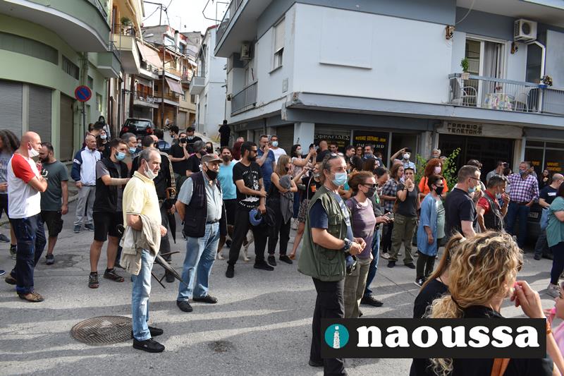 Διαμαρτυρία με σφυρίχτρες, κατσαρόλες και τύμπανα από φορείς και πολίτες της Νάουσας κατά της εγκατάστασης αιολικών πάρκων στο Βέρμιο (video)