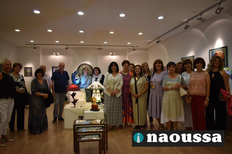 Ατμοσφαιρικά τα εγκαίνια της ετήσιας έκθεσης του Δήμου Ηρωικής Πόλης Νάουσας «Εικαστικό Φθινόπωρο 2022» (φωτορεπορτάζ) 