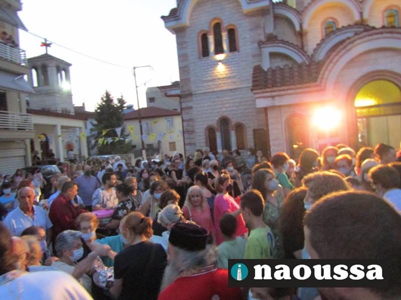 Εκατοντάδες φανουρόπιτες στην πανήγυρη του Αγίου Φανουρίου στη Νάουσα (video+φωτορεπορτάζ) 