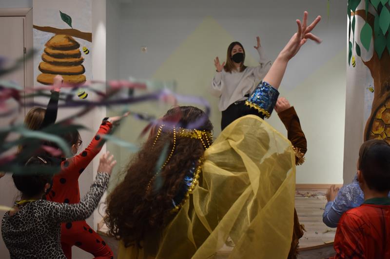 Υποδέχτηκε με party την Αποκριά το ΚΔΑΠ BEE HAPPY