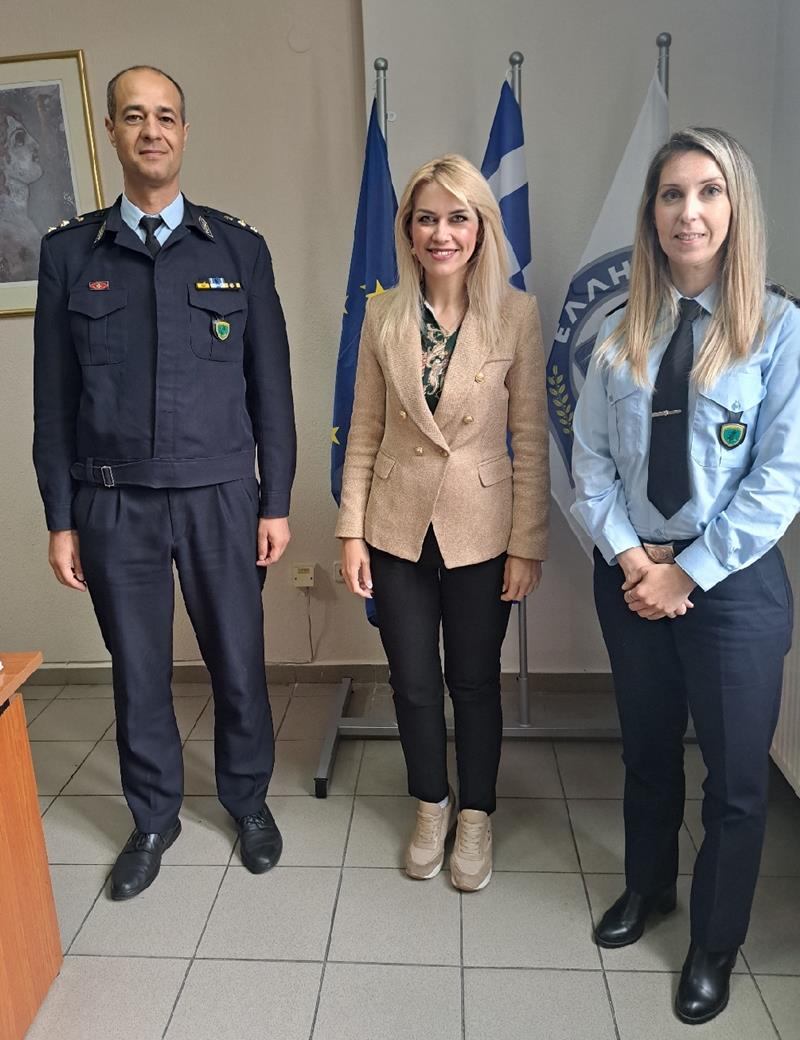 Την Πυροσβεστική Υπηρεσία και την Αστυνομική Διεύθυνση Ημαθίας επισκέφθηκε η Λίνα Τουπεκτσή
