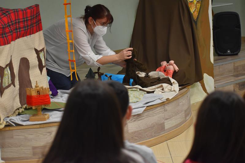 Το διαδραστικό παραμύθι της Λιοτήρως στα παιδιά του ΚΔΑΠ Bee Happy 