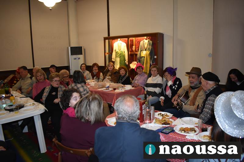 Μελωδική υποδοχή της Αποκριάς από το Λύκειο Ελληνίδων Νάουσας (video+φωρεπορτάζ)