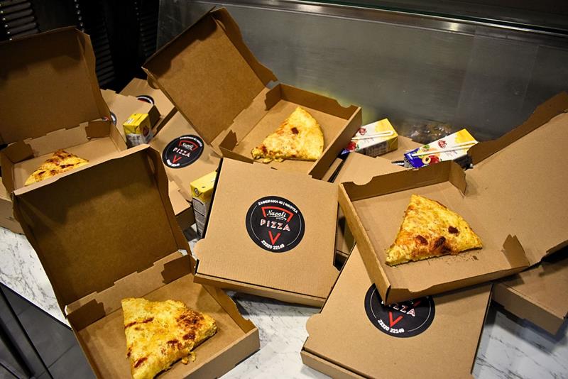 Λαχταριστή pizza Napoli για τα παιδιά του ΚΙDS SUMMER CAMP της Γυμναστικής Ένωσης Νάουσας