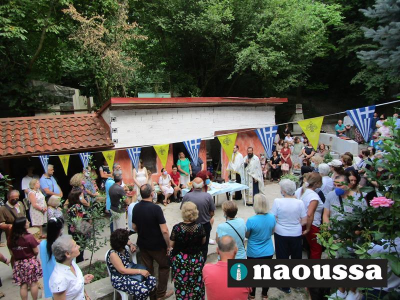 Πανηγυρίζει το εξωκλήσι του Αγίου Παντελεήμονα στη Νάουσα 