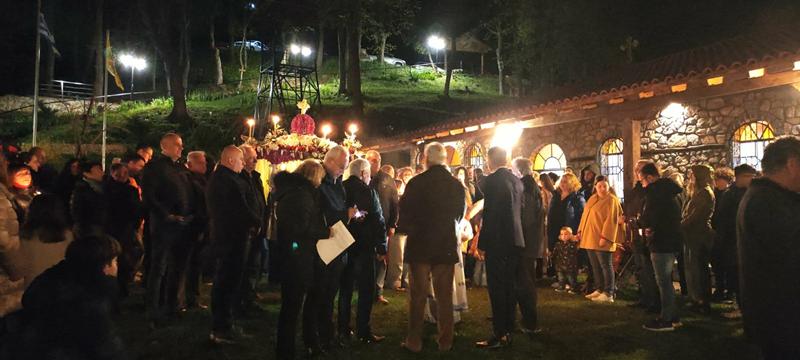 Με κατάνυξη η περιφορά των Επιταφίων στη Νάουσα