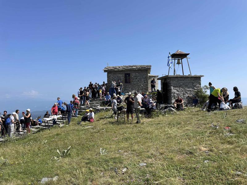 Ενημέρωση για την καθιερωμένη λειτουργία στην κορυφή Άγιο Πνεύμα, του όρους Βερμίου της Νάουσας