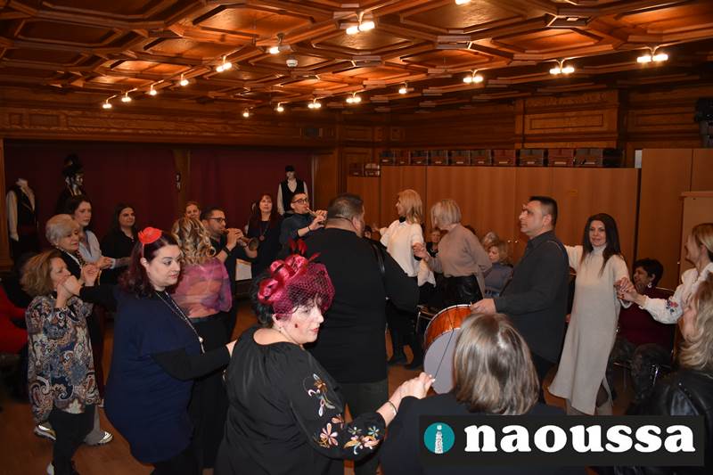 «Πρεμεντί» όπως παλιά από τους Φίλους Καρναβαλιού Νάουσας και την Αράπιτσα (video+φωτορεπορτάζ) 