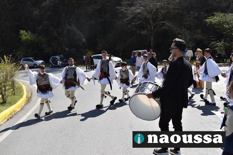 Χοροί από τους Γενίτσαρους και τις ναουσαίες στο Σπήλαιο (video+φωτορεπορτάζ)