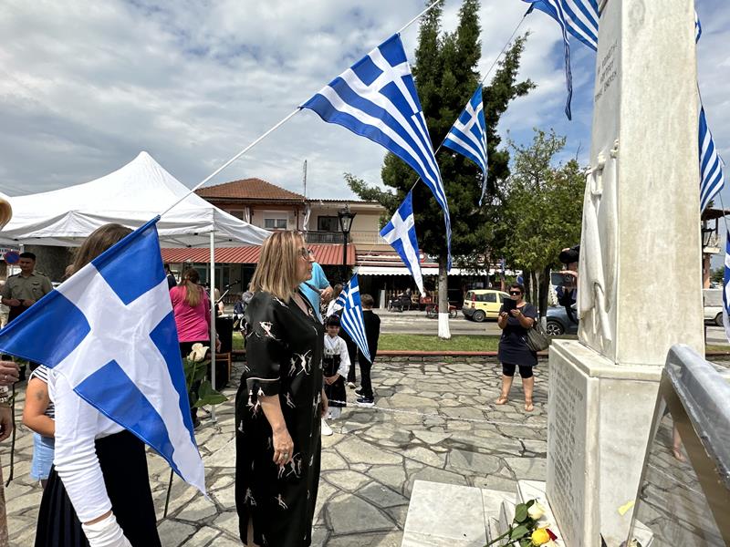 Στέλλα Αραμπατζή : Στον Λουτρό για τις εκδηλώσεις Μνήμης των πεσόντων ηρώων
