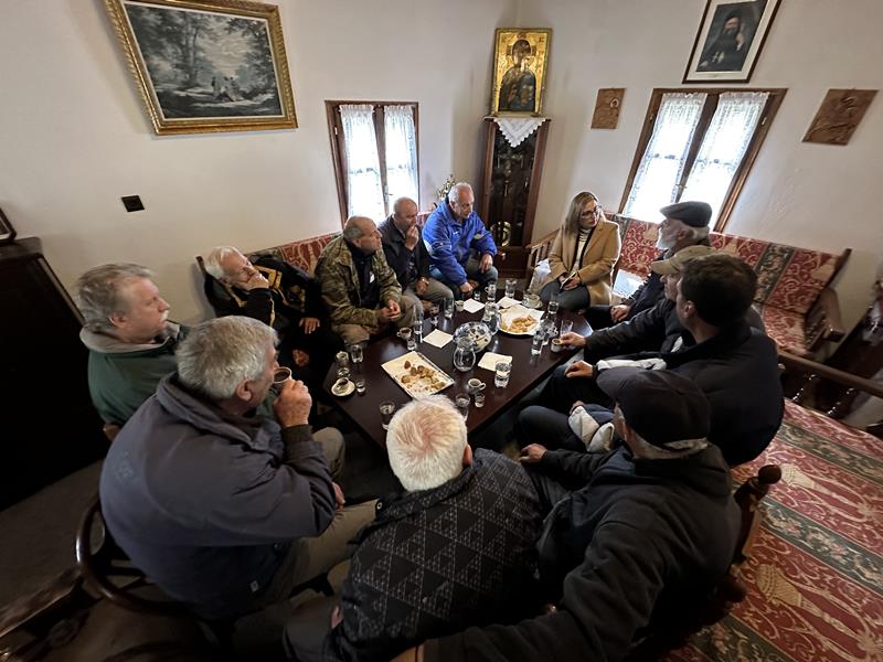 Στον  Έξω Αγια-Σωτήρη και στο γηροκομείο Νάουσας η η Υποψήφια Βουλευτής ΝΔ Ημαθίας, Στέλλα Αραμπατζή 