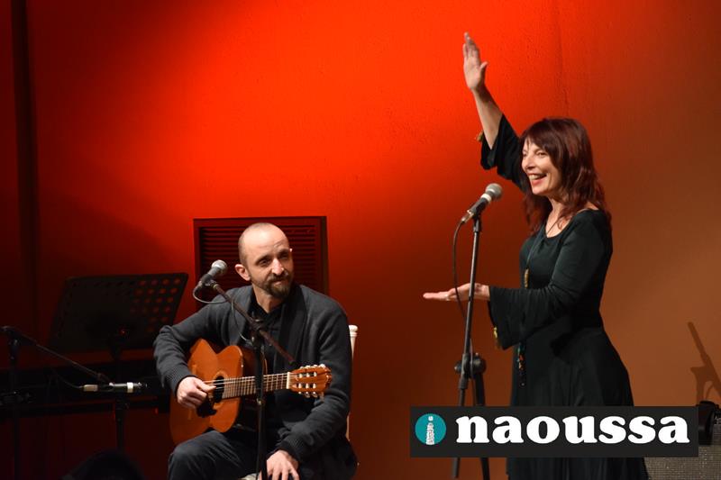 "Τρυφερά χριστουγεννιάτικα παραμύθια στην εορταστική παράσταση αφήγησης με συνοδεία μουσικής από το Μουσικό Σωματείο "Ωδείο Ναούσης" (video) 