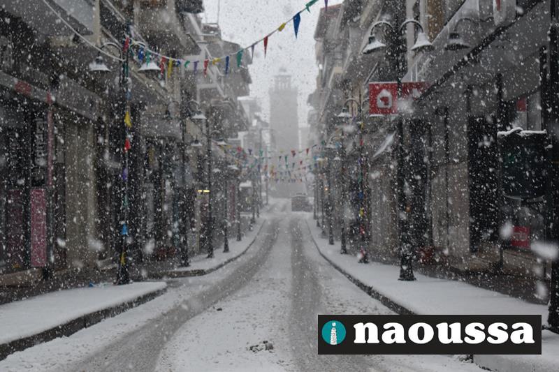 Σε λευκό τοπίο η πρώτη Κυριακή της Αποκριάς στη Νάουσα