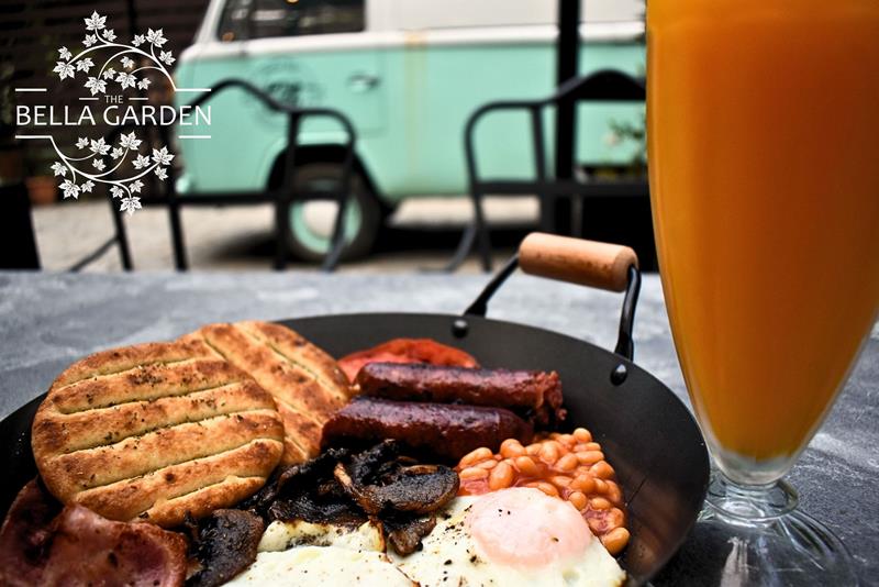 Για λαχταριστό English breakfast στο «THE BELLA GARDEN» 