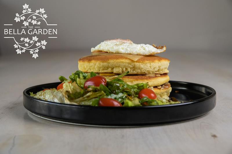 Για αφράτα λαχταριστά Pancakes στο «THE BELLA GARDEN» 