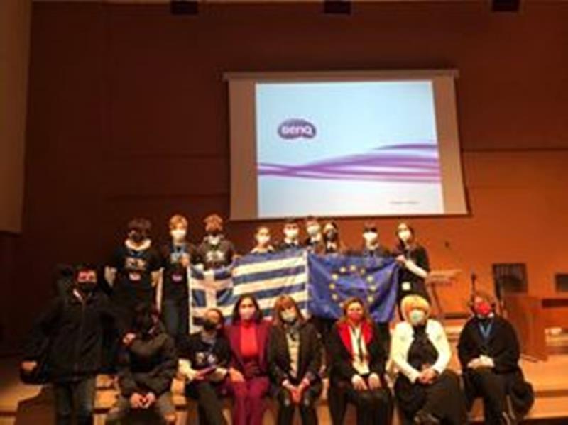 Στην Παγκόσμια ημέρα για τα Δικαιώματα της Γυναίκας 8/3/2022 αφιερώθηκε η ημερίδα του 1ου ΓΕΛ Νάουσας μέσα από το Πρόγραμμα «ΣΧΟΛΕΙΑ ΠΡΕΣΒΕΥΤΕΣ ΕΥΡΩΠΑΙΚΟΥ ΚΟΙΝΟΒΟΥΛΙΟΥ»