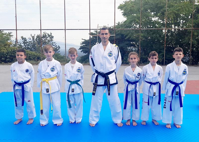 ΤΟ TAEKWON-DO ΤΗΣ ΝΑΟΥΣΑΣ ΣΤΟ 3ο ΔΗΜΟΤΙΚΟ ΣΧΟΛΕΙΟ  ΓΙΑ ΤΗΝ ΠΑΝΕΛΛΗΝΙΑ ΗΜΕΡΑ ΣΧΟΛΙΚΟΥ ΑΘΛΗΤΙΣΜΟΥ