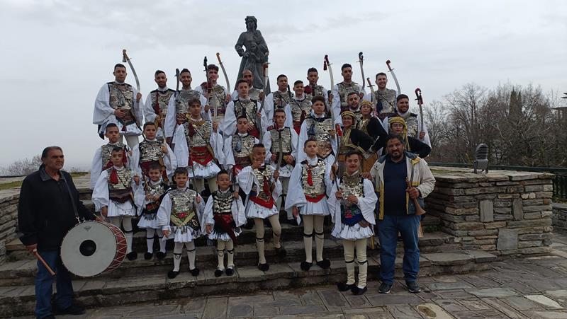 Δεν θα χορέψει στο Σπήλαιο ο «Νταβέλης»  λόγω εθνικού πένθους 