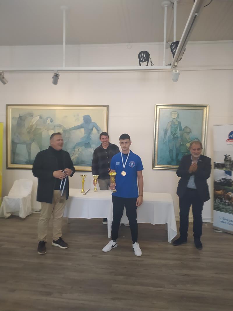 15χρονος Nαουσαίος Τριταθλητής Ελλάδας στο Σκάκι κάτω των 20 ετών!