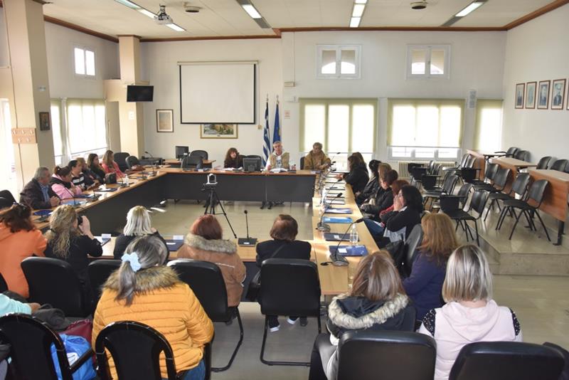 Σύσκεψη με τις σχολικές καθαρίστριες του δήμου Νάουσας 