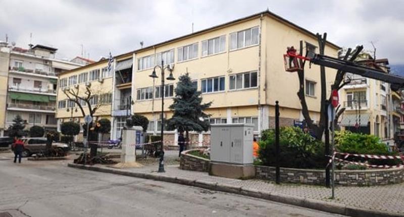 Στο Διοικητήριο μεταφέρονται διοικητικές υπηρεσίες του δήμου Νάουσας-Τι θα γίνει με τους συλλόγους