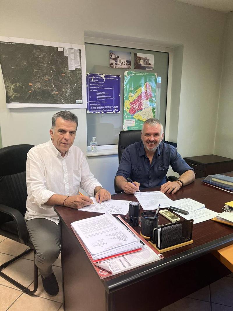 Υπογραφή σύμβασης για το "ΕΡΓΟ ΑΠΟΧΕΤΕΥΣΗΣ ΟΙΚΙΣΜΩΝ ΓΙΑΝΝΑΚΟΧΩΡΙΟΥ - ΜΑΡΙΝΑΣ ΔΗΜΟΥ ΝΑΟΥΣΑΣ"