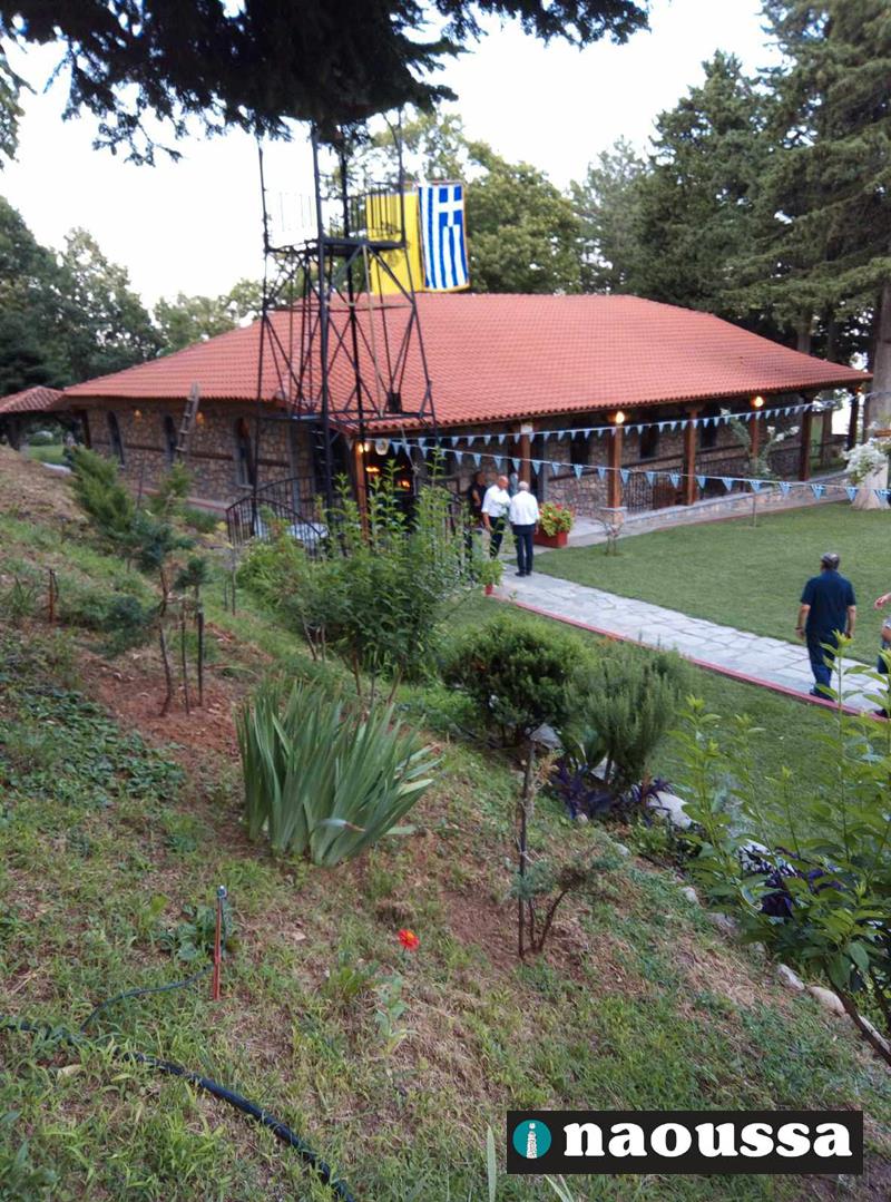 Πανέτοιμο είναι το εξωκλήσι του Αγια-Σωτήρη για την αυριανή πανήγυρη της μεγάλης δεσποτικής γιορτής της Μεταμόρφωσης του Σωτήρος