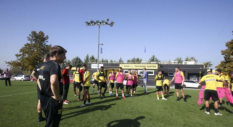 Οι ομάδες της Superleague «μένουν Ελλάδα» και σκέφτονται προετοιμασία στα 3-5 πηγάδια Νάουσας