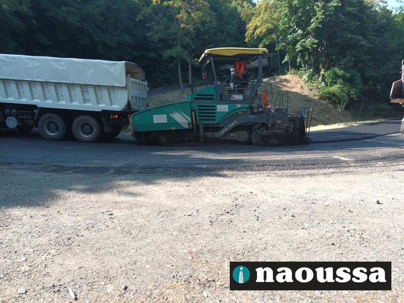 Ασφαλτοστρώσεις στην επαρχιακή οδό Σελίου-Νάουσας 