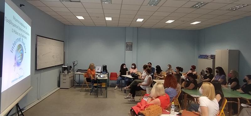 Ενημέρωση με θέμα: Σχέσεις Γονέων-Εφήβων: Προκλήσεις και Διαδίκτυο – Διαχείριση άγχους στις εξετάσεις» στο Λάππειο 1ο Γυμνάσιο Νάουσας