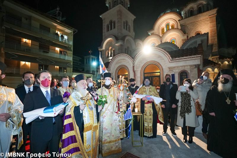Με συγκίνηση και δέος η αναμνηστική τελετή της ευλογήσεως των λαβάρων στην ηρωική Νάουσα