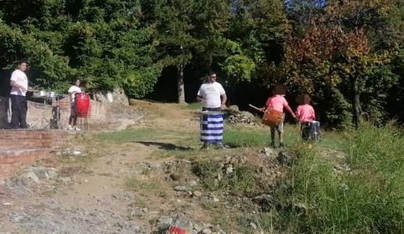 Τύμπανα εμψύχωσης για τους δρομείς του 4ου ΝΑΟΥΣΑ ΒΕΡΜΙΟ TRAIL