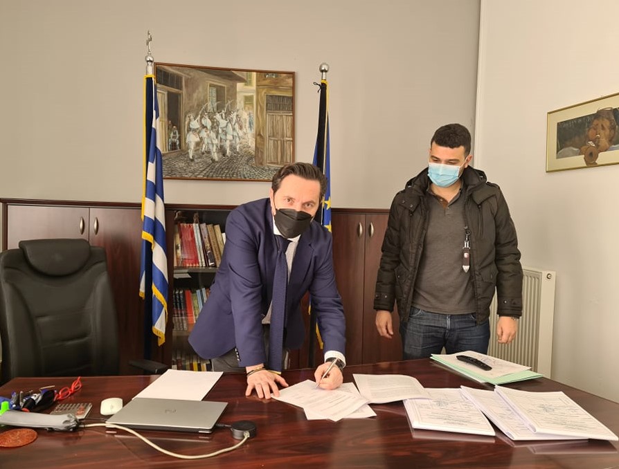 Υπεγράφη η σύμβαση μακροχρόνιας εκμίσθωσης του Χιονοδρομικού Κέντρου «3-5 Πηγάδια» μεταξύ του Δήμου Νάουσας και της Ιδιωτικής Κεφαλαιουχικής Εταιρείας «Ορεινός Τουρισμός»