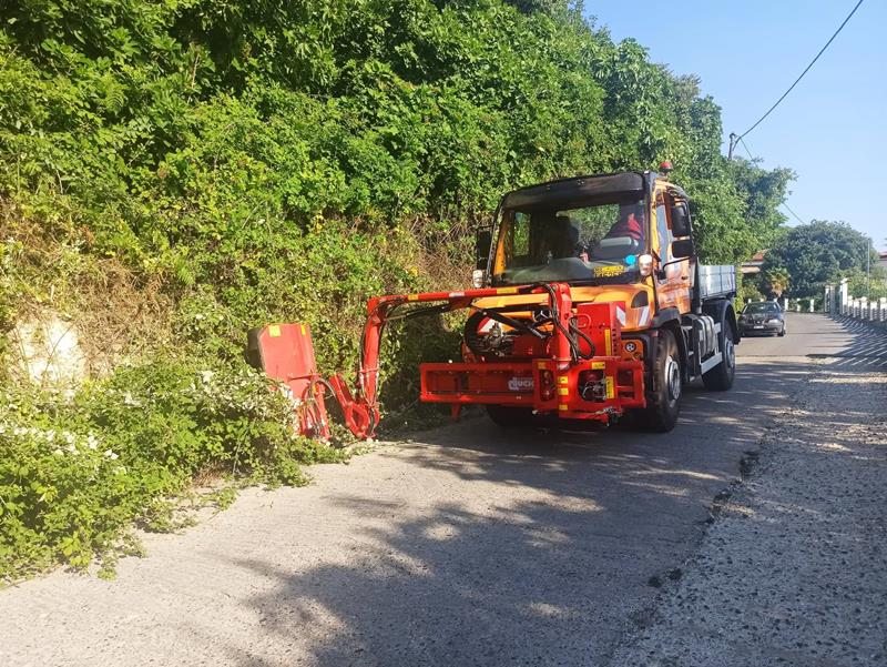 Με εντατικούς ρυθμούς συνεχίζονται οι εργασίες χορτοκοπής, κλαδέματος δέντρων και καλλωπισμού στο Δήμο Νάουσας