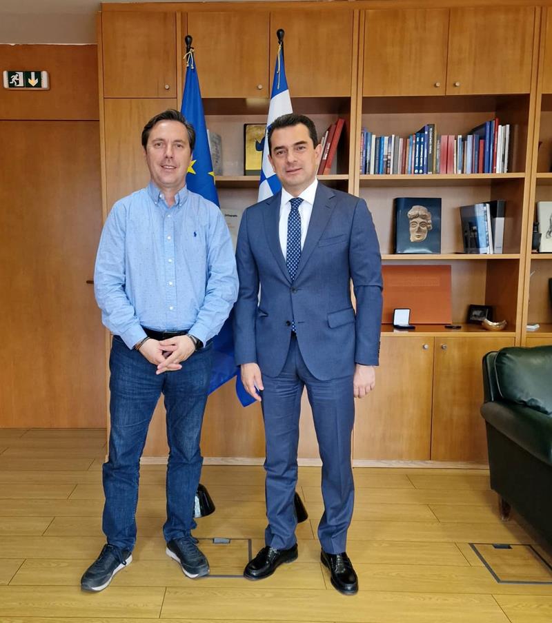 Συνάντηση Δημάρχου Νάουσας Νικόλα Καρανικόλα με τον Υπουργό Περιβάλλοντος και Ενέργειας Κώστα Σκρέκα