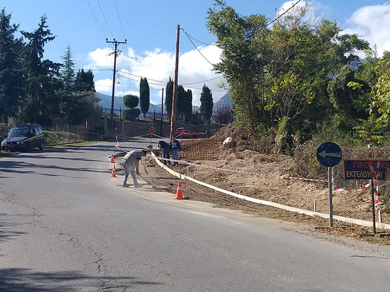 Εργασίες βελτίωσης του δρόμου που συνδέει τη Νάουσα με τον Κοπανό- Συνεχίζονται οι εργασίες συντήρησης σε υποδομές  