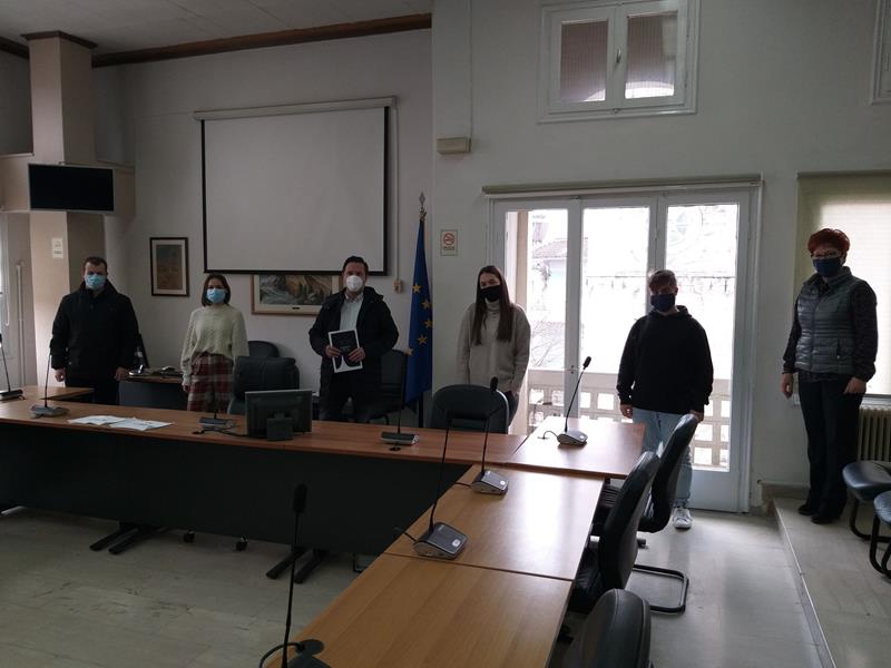 Συνάντηση Δημάρχου με νέες και νέους που θα εκπροσωπήσουν το Δήμο Νάουσας στη δράση «Βαδίζοντας στα Αχνάρια του 1821»