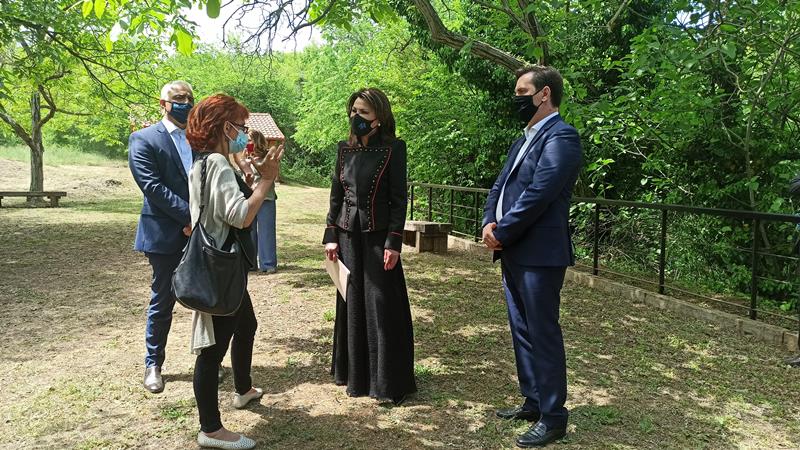 Στην Σχολή του Αριστοτέλη και το Οινοποιείο - Αμπελώνα «Κτήμα Κυρ Γιάννη» η Προέδρος της Επιτροπής  «Ελλάδα 2021»  Γιάννα Αγγελοπούλου - Δασκαλάκη