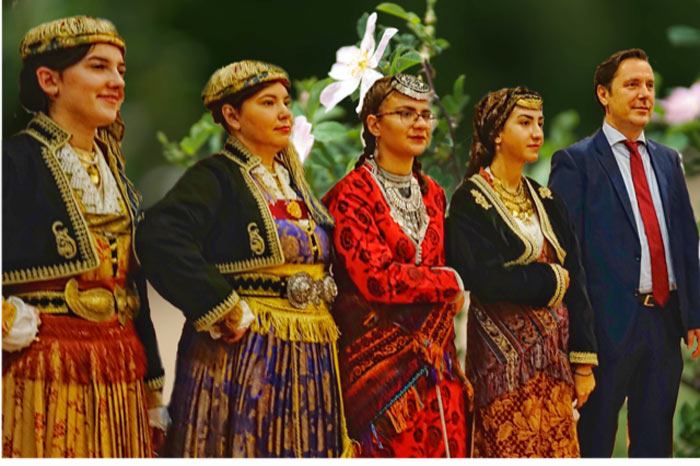  Πανελλήνιες, γλώσσα, λαϊκή παράδοση-Του Γιώργου Πολάκη-Πρώην δήμαρχος Ηρωϊκής (και Μαρτυρικής) Πόλης Νάουσας
