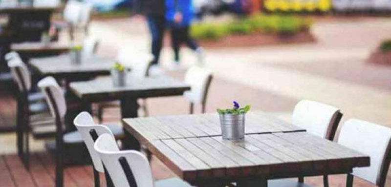 Η εισήγηση περί έγκρισης ή μη προσωρινής παραχώρησης κοινόχρηστου χώρου ατελώς στο Δήμο ΗΠ Νάουσας για την ανάπτυξη τραπεζοκαθισμάτων από καταστήματα υγειονομικού ενδιαφέροντος