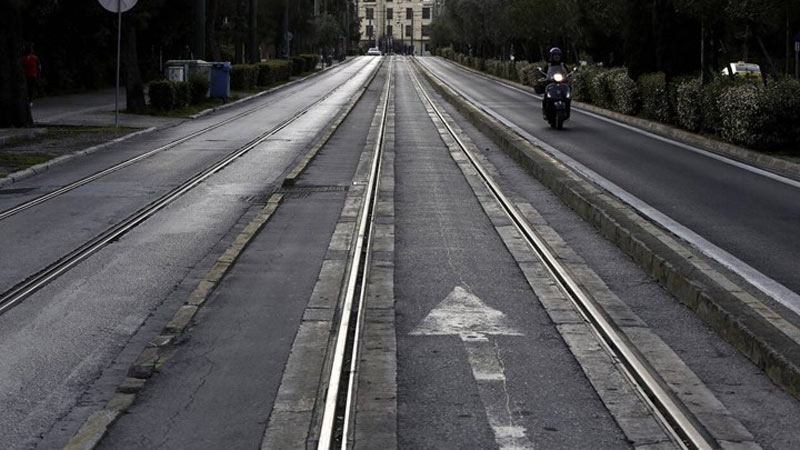 Απαγόρευση κυκλοφορίας: Το νέο σενάριο που εξετάζει η κυβέρνηση για τις μετακινήσεις