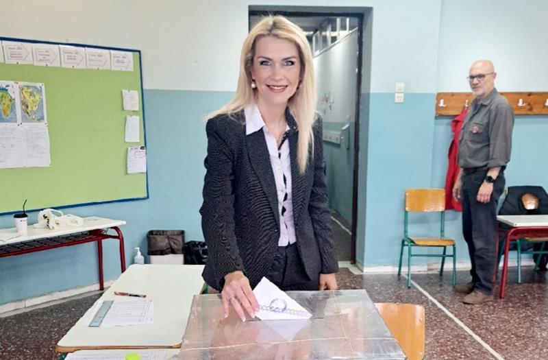 Στο 7ο Δημοτικό Σχολείο άσκησε το εκλογικό της δικαίωμα η Λίνα Τουπεκτσή 