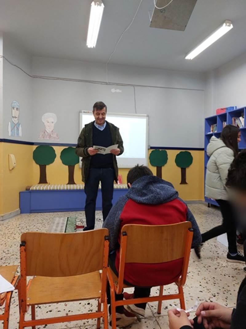 Παρουσίασε το βιβλίο του «Οι μάρτυρες του χαλασμού της Νάουσας» ο κ. Νίκος Χατζηιωάννου στους μαθητές του 9ου Δημοτικού Σχολείου Νάουσας