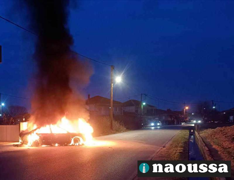 Καταστράφηκε ι.χ από φωτιά στο Αγγελοχώρι