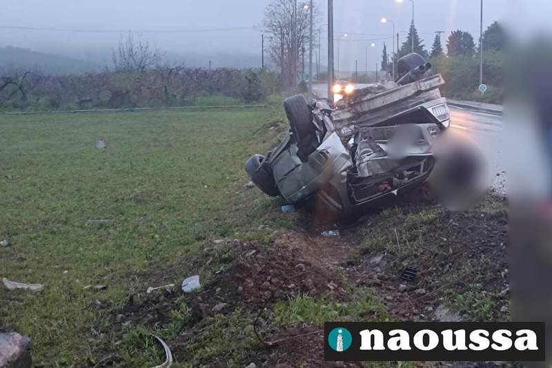 Ντελαπάρισε ι.χ στο Κουλούκι μετά από σύγκρουση σε κολώνα της ΔΕΗ-Σώος ο οδηγός 