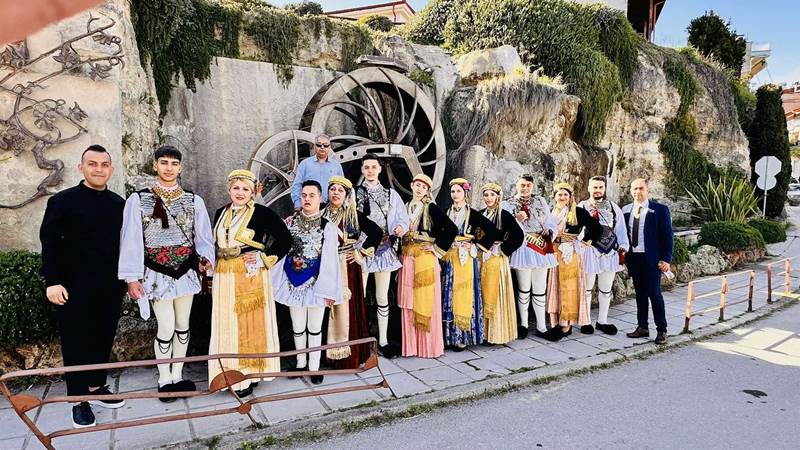 O σύλλογος «Γενίτσαροι και Μπούλες Νταβέλης» στην υποδοχή της Τιμίας Κάρας του Αγίου Μεγαλομάρτυρος Γεωργίου του Τροπαιοφόρου