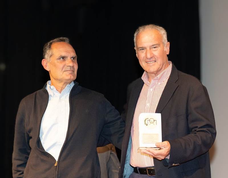 Βράβευσε τον Χρήστο Παππά η Πανελλήνια Ομοσπονδία Προπονητών Αθλημάτων