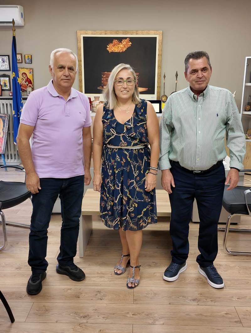 Συνάντηση της Βουλευτή Ημαθίας της Νέας Δημοκρατίας Στέλλας Αραμπατζή με τον Αντιπεριφερειάρχη Ημαθίας Κώστα Καλαϊτζίδη