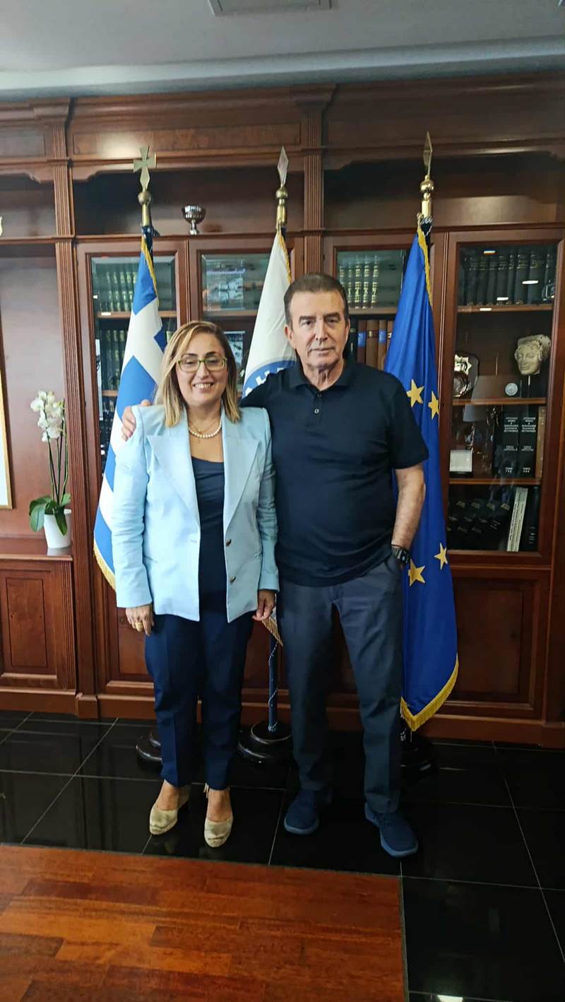 Η Βουλευτής Ημαθίας κ. Στέλλα Αραμπατζή συναντήθηκε με τον Υπουργό Προστασίας του Πολίτη κ. Μιχάλη Χρυσοχοΐδη. Δεσμεύσεις για την προώθηση λύσεων στα ζητήματα της τοπικής ασφάλειας